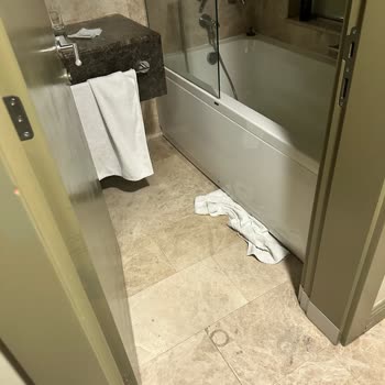 Ramada Resort Kazdağları Odanın Önceki Misafirden Sonra Hiç Temizlenmediğini Gördüm