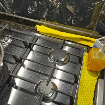 Montaj Hatası Nedeniyle Su Sızması Ve Mutfak Dolaplarına Zarar