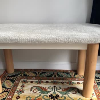 Montaj Hatası Nedeniyle Düşen Sandalyeler Ve Mağazanın İlgisiz Tutumu