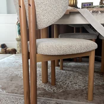 Montaj Hatası Nedeniyle Düşen Sandalyeler Ve Mağazanın İlgisiz Tutumu