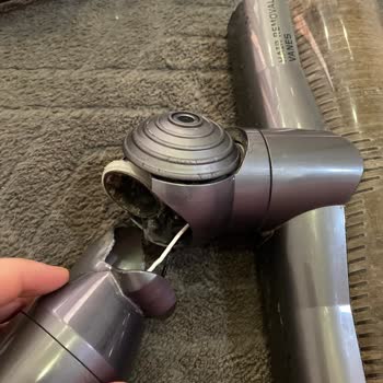 Dyson V-18 Süpürge Başlığı Kırıldı, Garanti Kapsamında Ücretsiz Değişim Talep Ediyorum