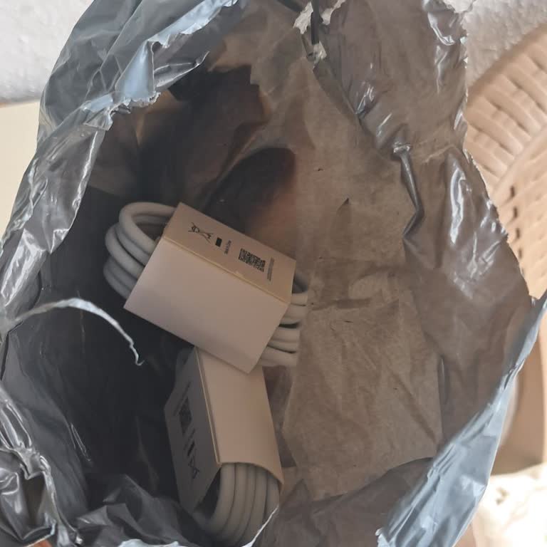 Siparişte 4 USB Şarj Kablosu Eksik Gönderildi