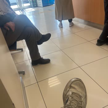 Halkbank Çekmeköy Mimar Sinan Şubesinde Tek Gişe Nedeniyle Uzun Bekleme Süresi