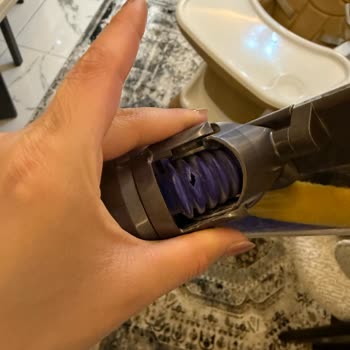 Dyson V15 Lazer Başlığı Hortumu Yırtıldı, Garanti Kapsamında Parça Değişimi Talebi