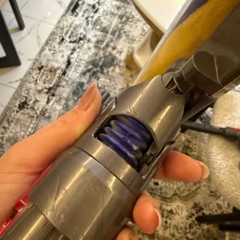 Dyson V15 Lazer Başlığı Hortumu Yırtıldı, Garanti Kapsamında Parça Değişimi Talebi