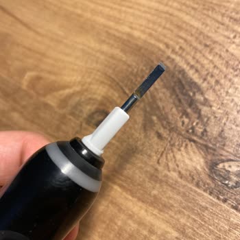 Oral-B Pro 3500 Diş Fırçasının Metal Ucunda Paslanma Ve Koku Sorunu