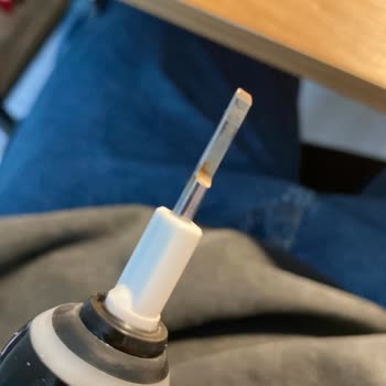 Oral-B Pro 3500 Diş Fırçasının Metal Ucunda Paslanma Ve Koku Sorunu