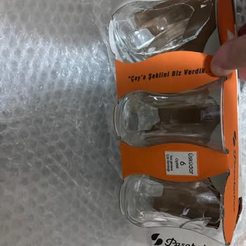 Kırık Çay Bardağına Ücretsiz Yeniden Gönderim Talebi