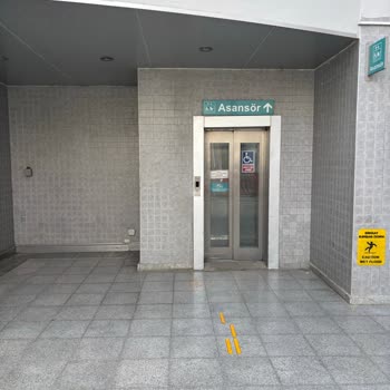 İzban Garajı Asansör Ve Yürüyen Merdiven Arızaları Bebek Arabasını Zor Duruma Sokuyor