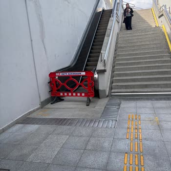 İzban Garajı Asansör Ve Yürüyen Merdiven Arızaları Bebek Arabasını Zor Duruma Sokuyor