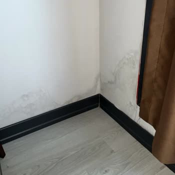 Kırmızı Etiketli Asansör Ve Su Sızıntıları Giderilmedi, Mağduriyet Artıyor