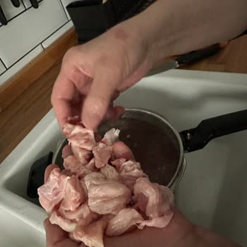 Köfteci Yusuf Şubesinde Orta Yağlı Kıymada Yağ Yığını Ve Söz Verilen Telafinin Yerine Getirilmemesi