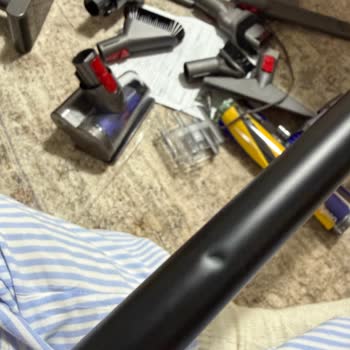 Servis Sonrası Dyson Süpürge Borusunda Göçük Ve Çizik