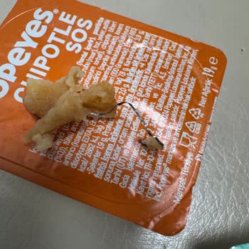 Popeyes Siparişinde Gecikme Ve Tel Çıkan Yemek, Müşteri Hizmetlerinden Cevapsız