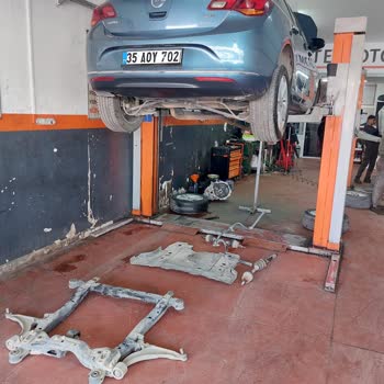 Araç Serviste Bilgilendirme Ve Onay Almadan Ücret Talep Edildi