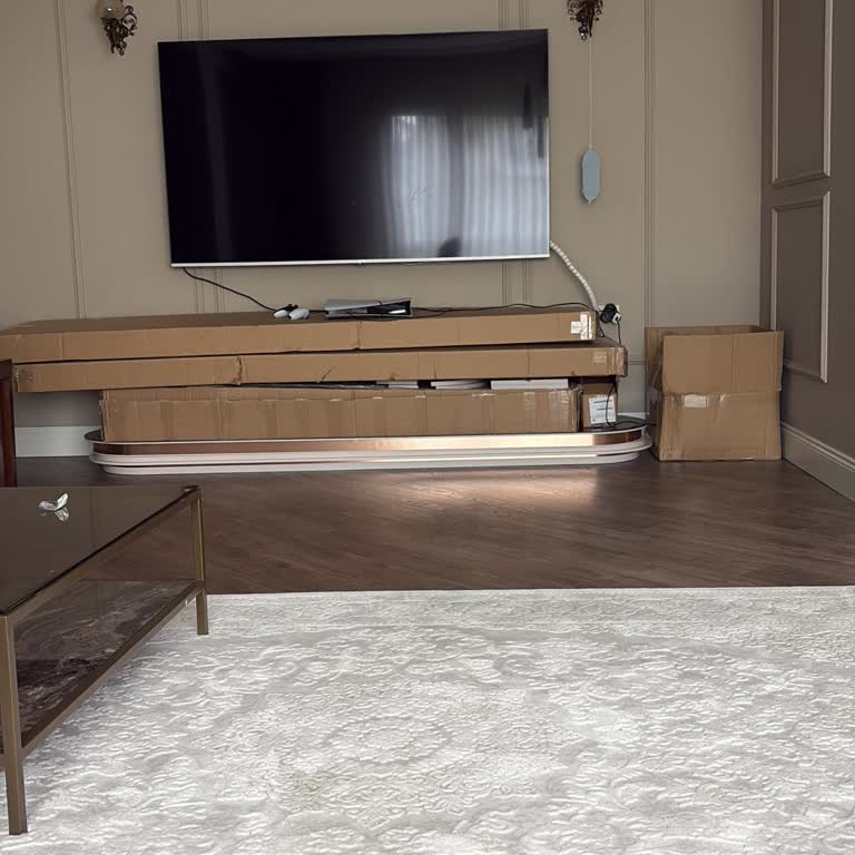 Kırık TV Ünitesi Geri Alınamıyor, İşlem Süreci Uzuyor