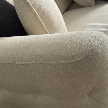 Deforme Ve Lekeli Mobilya Teslimatı, Servis Eksikliği Ve Tam İade Talebi