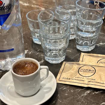 Jumbo Künefe Başiskele Şubesinde Kahve Servisi Hijyen Ve Su Eksikliği