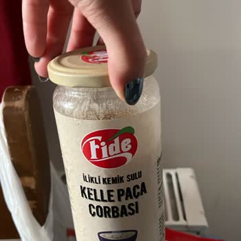 Fide Konserve Çorbasında Saç Teli Bulunması Sağlık Endişesi Yaratıyor