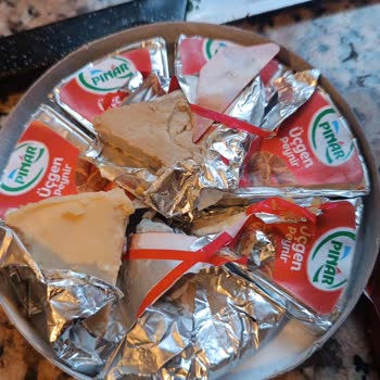 Uzak Son Kullanma Tarihli Küflü Peynir Ve Şirketin Cevapsızlığı