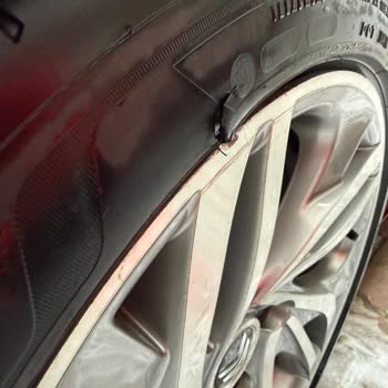 Bir Haftalık Goodyear Lastiğin Kauçuk Soyulması Ve Ücretsiz Değişim İsteği