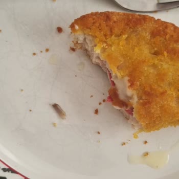 Şenpiliç Doy Farm Piliç Cordon Blue Üründe Keskin Kemik Parçası