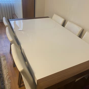 İder Mobilya'dan Alınan Yemek Masasında Kendiliğinden Çatlama Ve Parça Değişimi Talebi