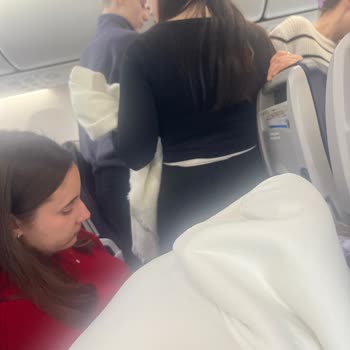 Uçakta Uzun Bekletilme, İkram Ve Bilgilendirme Yokluğu