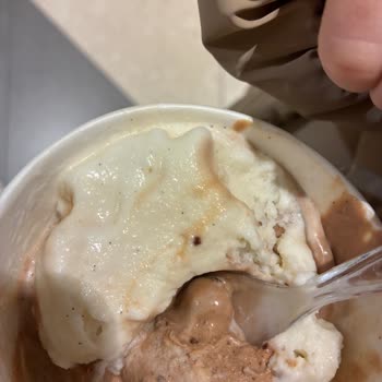 Kahve Dünyası Hilltown Şubesinde Dondurma Leke Ve Kötü Tat Sorunu