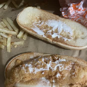 Ekonomix Menüde Domates Ve Marul Yok, Sadece Tavuk Burger