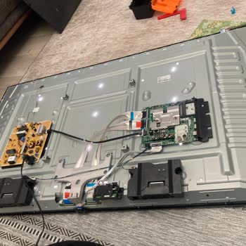 LG Yetkili Servisinde Basit Soket Tamirinde Tam Panel Değişimi Teklifi, Yan Sanayi Parça Kullanımı, Fatura Kesmeme Ve Müşteriye Bağırma