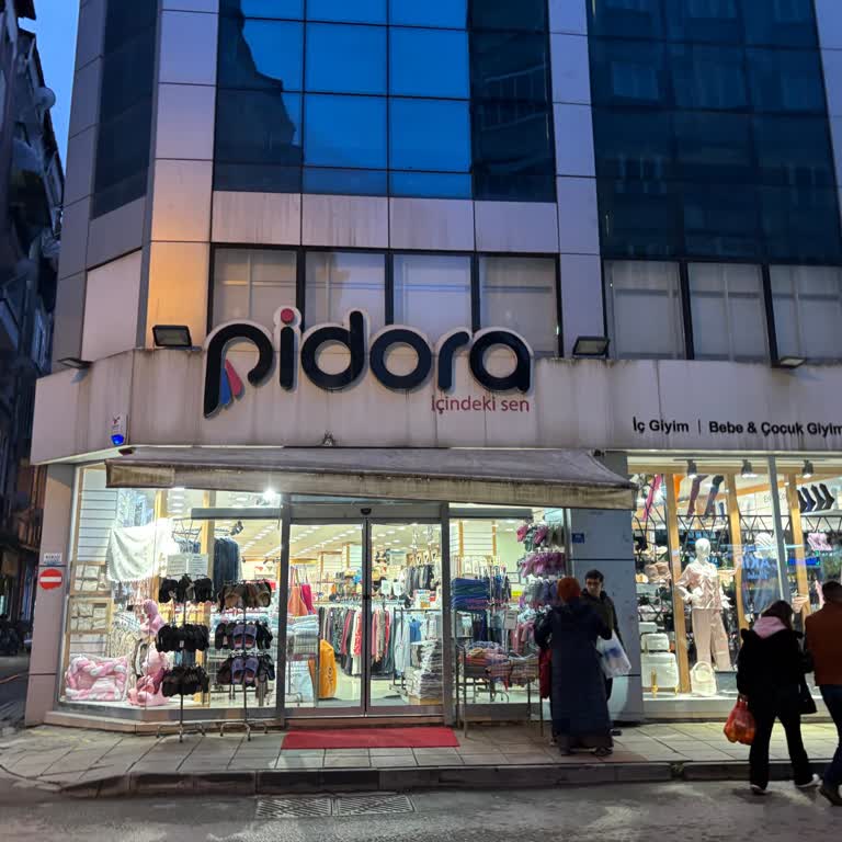 Pidora Mağazasındaki Deneme Yasağı Ve Saygısız Çalışan Tutumu Şikayeti
