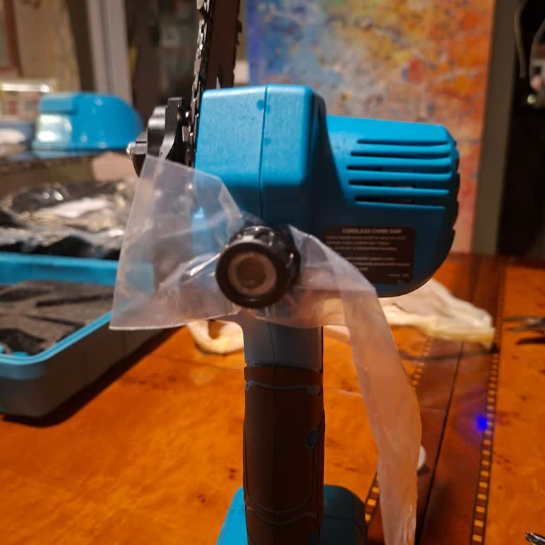 Şarjlı Dal Kesme Testeresinde Eksik Yağlama Kapağı Ve Cevapsız Müşteri Hizmetleri