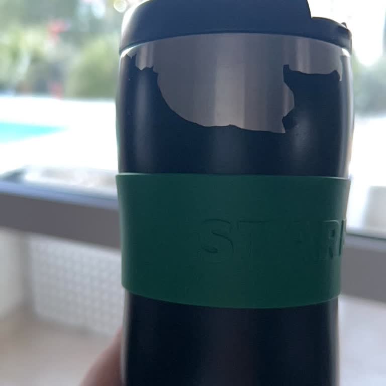 Starbucks Termosunun Kısa Sürede Soyulması Ve Şubenin Yardımcı Olmaması