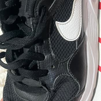 Nike Air Max SC Dikiş Yırtılmaları Nedeniyle Garanti Değişim İadesi Talebi