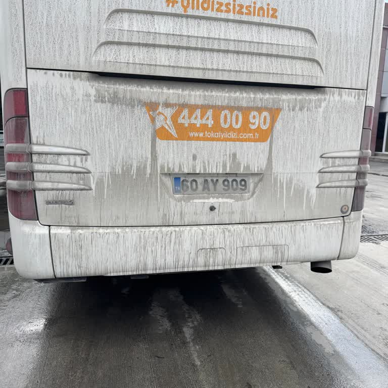 Şoför Ve Muavinin Saygısız Tutumu Ve Bagaj Konusunda Kaba Davranışı