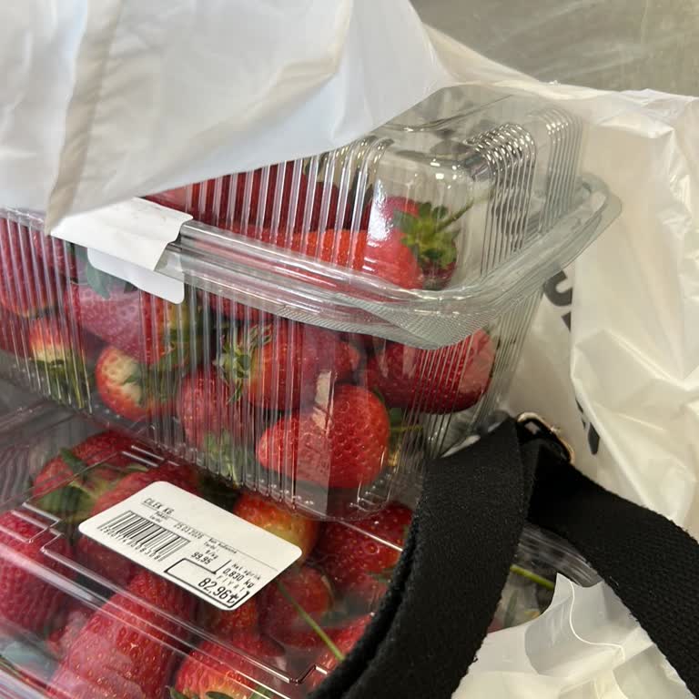 Yıldızevler Şubesinde Çilek Fiyatı 99 TL'den 150 TL'ye Çıktı