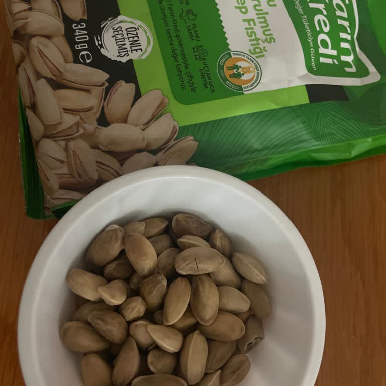 Yarı Açık Kabuklu Antep Fıstığı Ve Pakette Kırma Aparatı