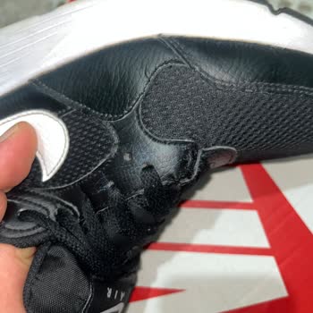 Nike Ayakkabısında Kısa Sürede Dikiş Açılmaları Ve Astar Yırtılmaları, Değişim Talebi
