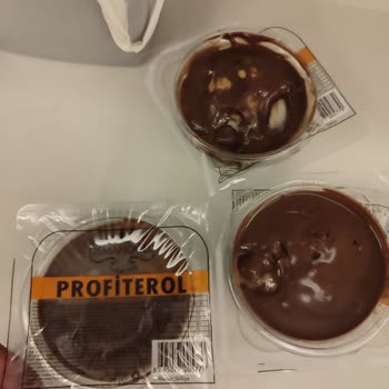 BİM Ulaştırma Mağazasında Son Tüketim Tarihine Yakın Bozulmuş Profiterol