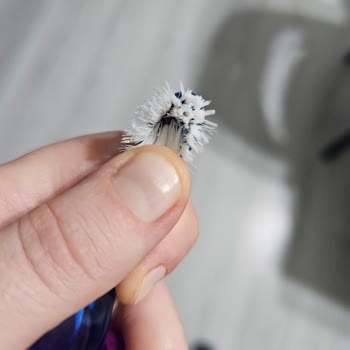 Bebek Diş Fırçası Kökü Siyahlaştı, Sağlık Ve Güvenlik Endişesi