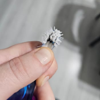 Bebek Diş Fırçası Kökü Siyahlaştı, Sağlık Ve Güvenlik Endişesi