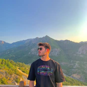 Kadın Fotoğraflarını İzinsiz Kullanan Ve Tehdit Mesajları Gönderen Hesap Şikayeti