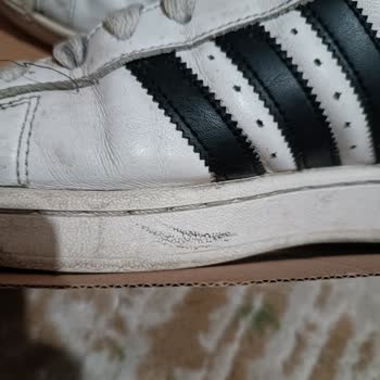 Adidas Ayakkabısındaki Açılma Sorunu Garanti İncelemesinde Reddedildi