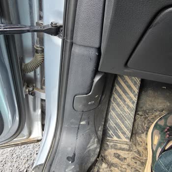 Audi Q3'te Tavan Ve Yan Direklerden Su Girişi Sorunu