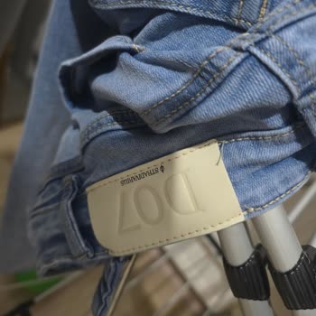 Stradivarius Pantolonunda Yıkama Sonrası Görülen Leke İçin Ürün Değişimi Talebi