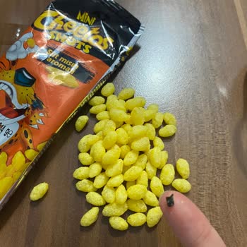 Cheetos Shots Ürününde Sert Siyah Cisim Keşfedildi