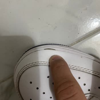 Nike Air Force Ayakkabısının Kısa Sürede Açılma Sorunu