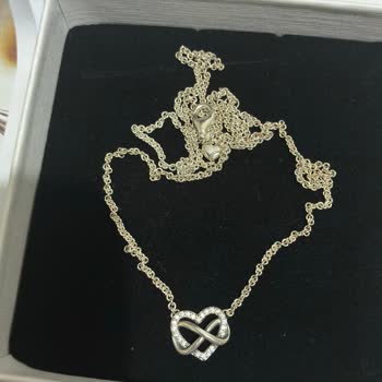 Pandora Mağazasında 1 Ayda Sararan Gümüş Kolye İçin Ücretsiz Çözüm Talebi