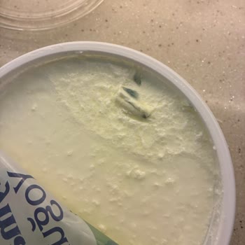 Sütaş Yoğurdunda Son Kullanma Tarihi Öncesi Küflenme Şikayeti